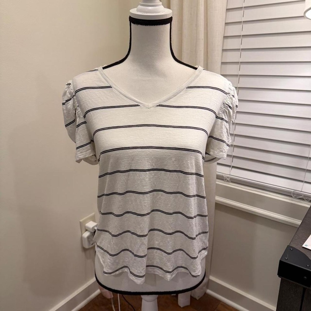Green Envelope Los Angeles Striped V-Neck Puff Sleeve Top White black XS